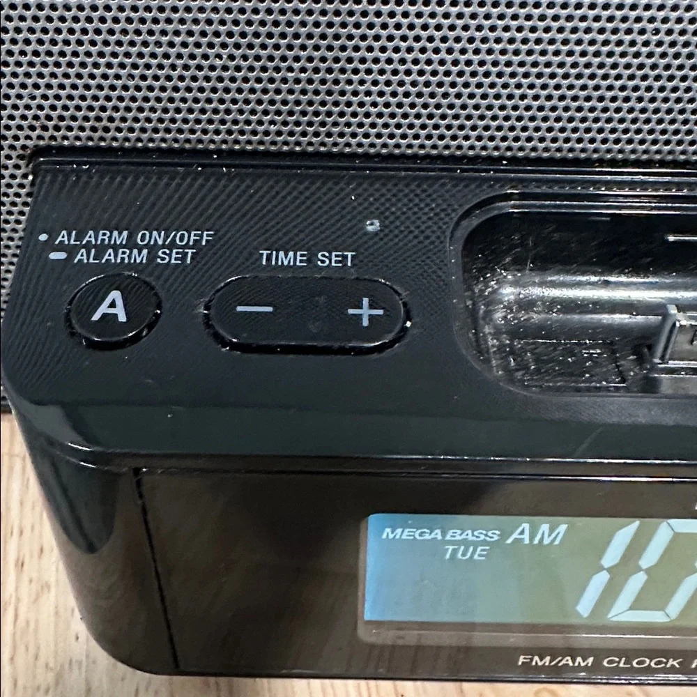 Dream Machine Sony ICF-CS10iP FM Clock Radio ipod Iphone Dock No Remote - Picture 2 of 15